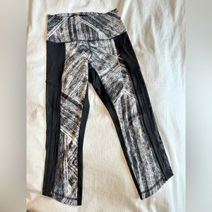 Lululemon hot to street crop leggings